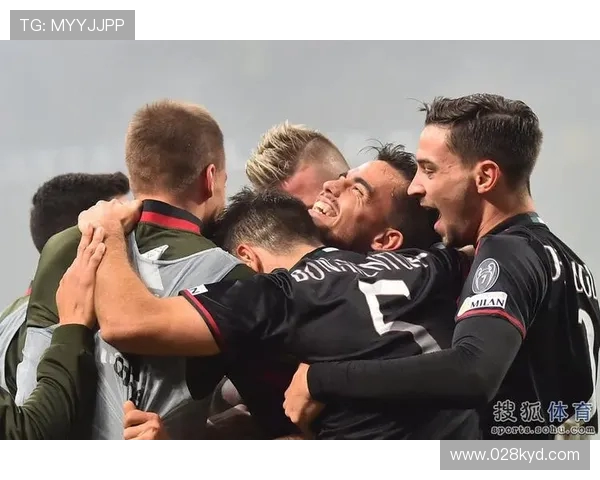 大哥你在干嘛?米兰德比补时阶段,巴斯托尼掏裆奇克