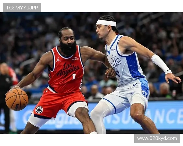 原创55分+10记三分!哈登天神下凡创历史,快船客场击落黄蜂终结连败